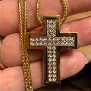 Beautiful Golden Cross with crystals w/22” chain